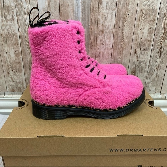 Dr. Martens 1460 Pascal Lux Borg Faux Fur Clash Pink Combat Boot Size 6‎ Women - Picture 3 of 12